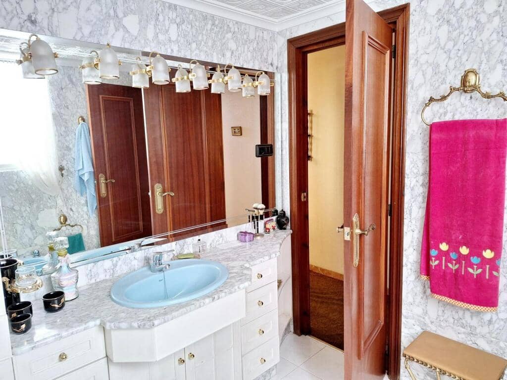 4 makuuhuone Huoneisto myytävänä paikassa Villena - 140 000 € (Ref: 9173506)