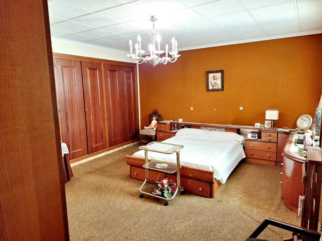 4 makuuhuone Huoneisto myytävänä paikassa Villena - 140 000 € (Ref: 9173506)