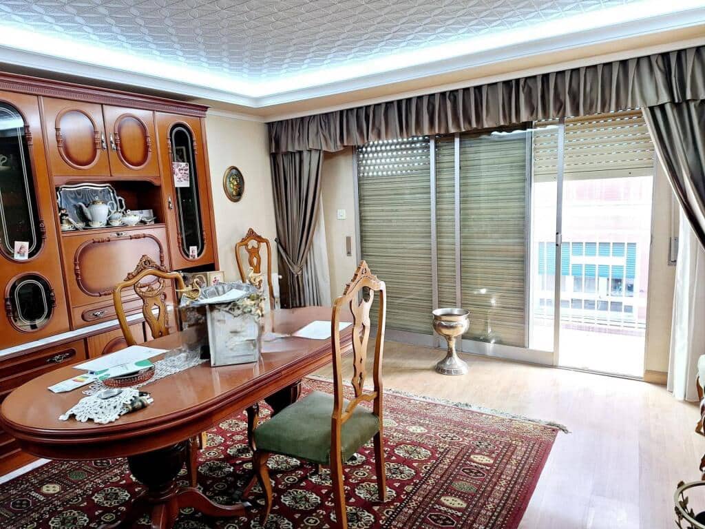 4 makuuhuone Huoneisto myytävänä paikassa Villena - 140 000 € (Ref: 9173506)