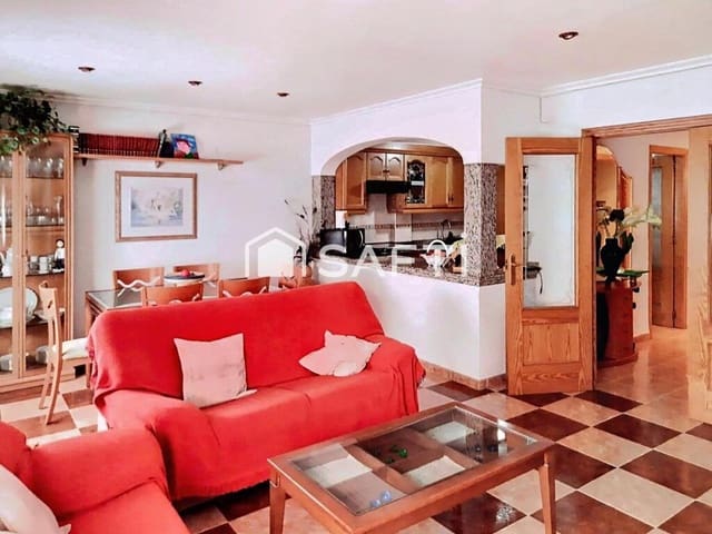 4 slaapkamer Rijtjeshuis te koop in Monóvar / Monóver met garage - € 190.000 (Ref: 9173508)