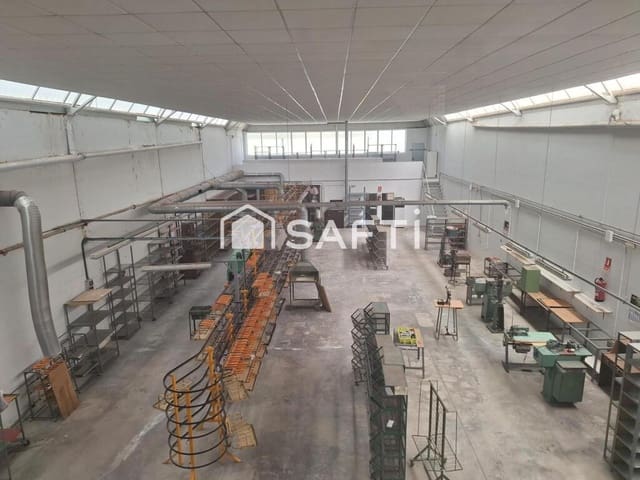 Commercial for sale in Villena - € 300,000 (Ref: 9173510)