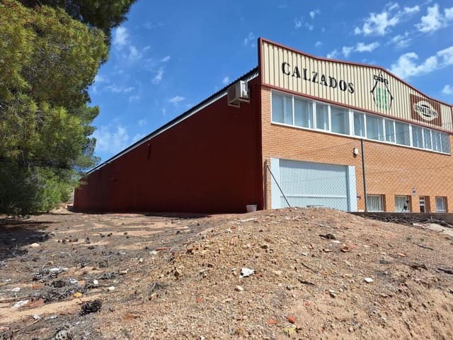 Commercial for sale in Villena - € 300,000 (Ref: 9173510)