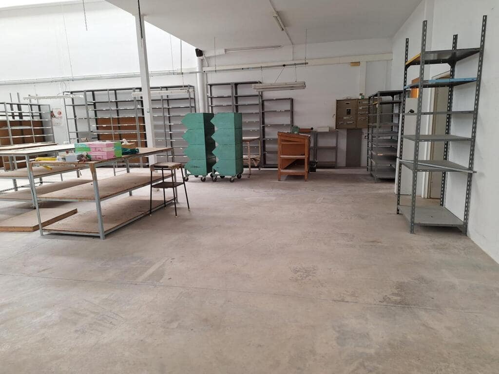 Erhverv til salg i Villena - € 300.000 (Ref: 9173510)