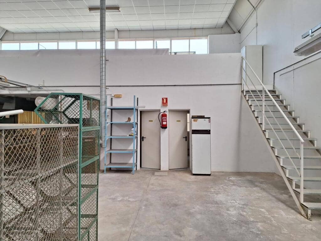 Erhverv til salg i Villena - € 300.000 (Ref: 9173510)