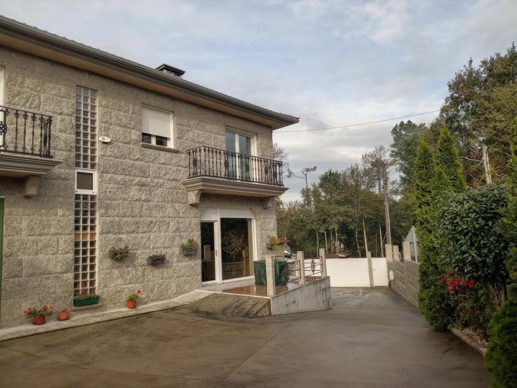 4 bedroom Finca/Country House for sale in Ponteareas with pool garage - € 395,000 (Ref: 9173517)
