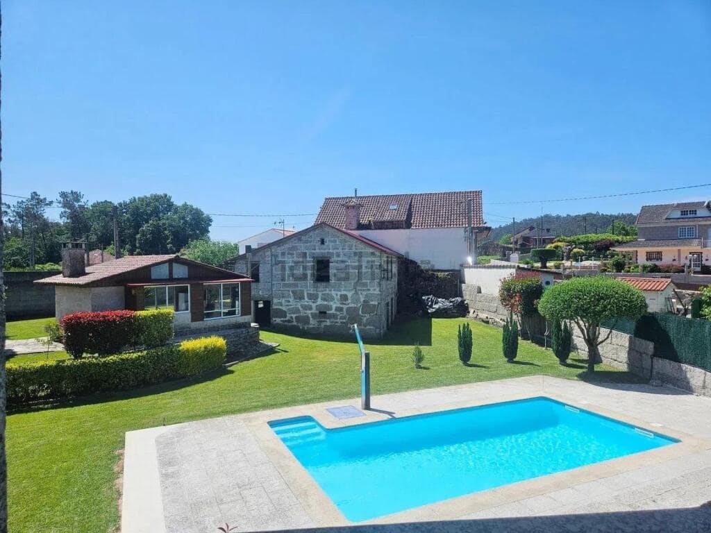 4 bedroom Finca/Country House for sale in Ponteareas with pool garage - € 395,000 (Ref: 9173517)
