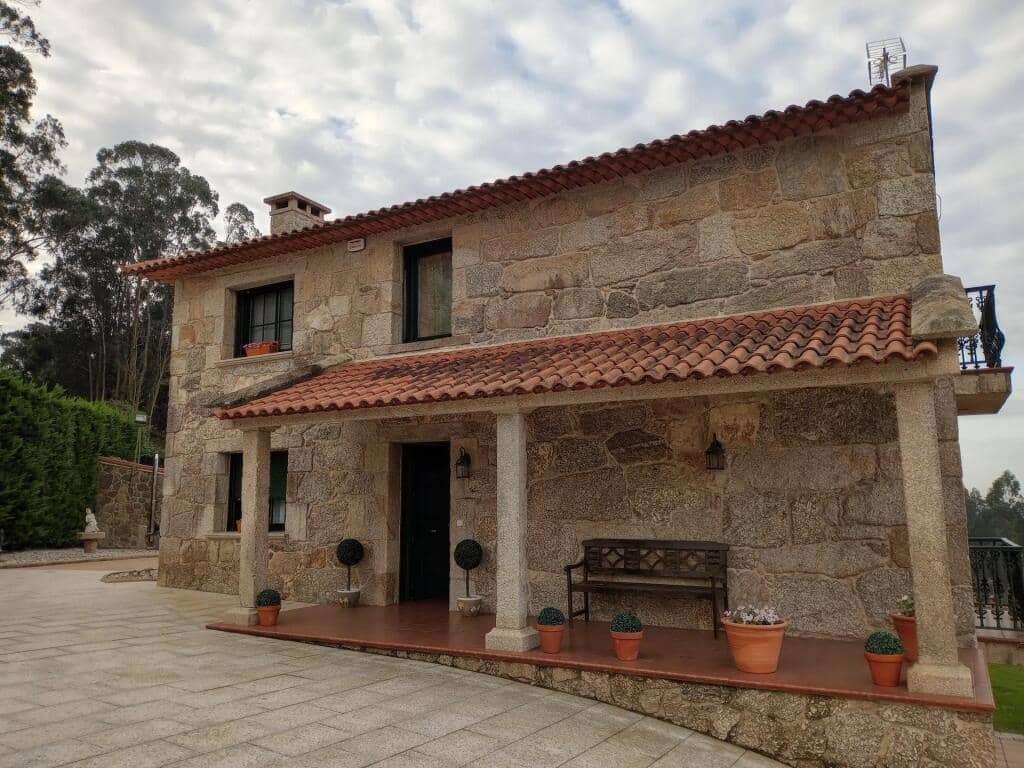 3 bedroom Villa for sale in Bueu with pool garage - € 625,000 (Ref: 9173518)