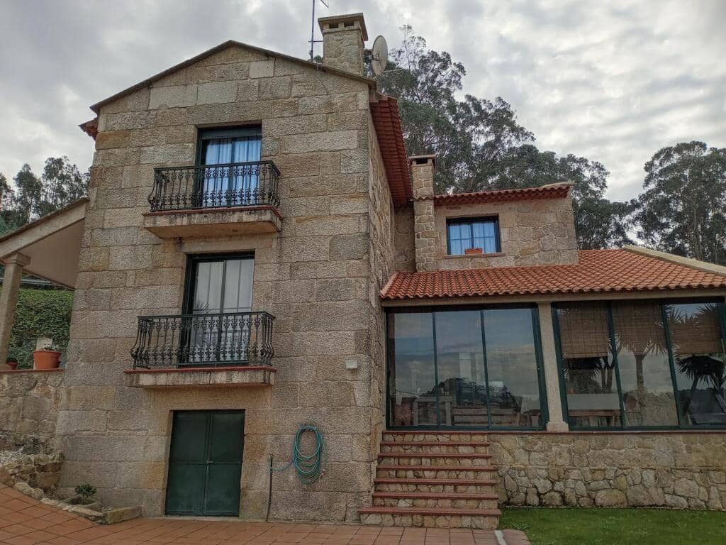 3 bedroom Villa for sale in Bueu with pool garage - € 625,000 (Ref: 9173518)