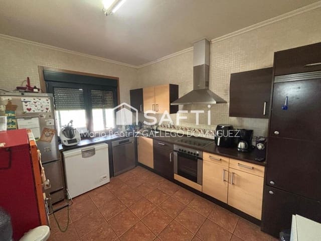 3 bedroom Villa for sale in Ponteareas with pool garage - € 229,990 (Ref: 9173525)