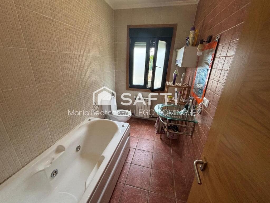 3 bedroom Villa for sale in Ponteareas with pool garage - € 229,990 (Ref: 9173525)