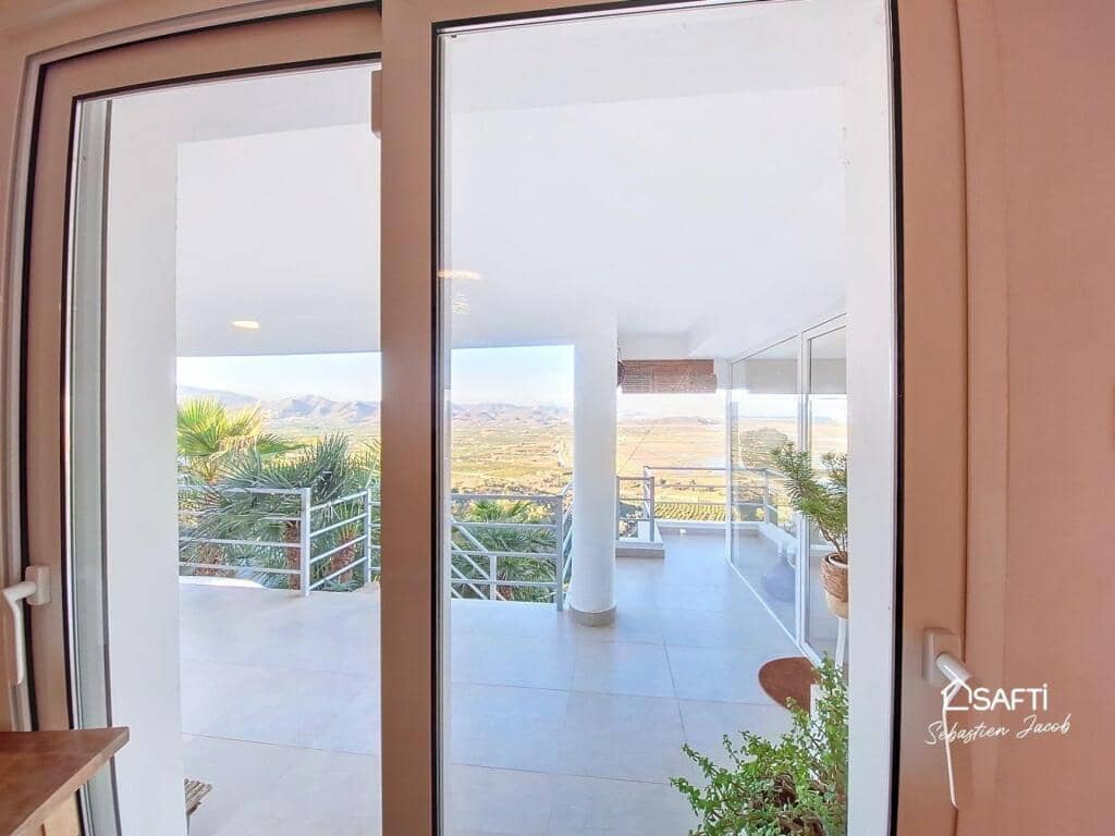 5 soveværelse Villa til salg i Pego med swimmingpool - € 895.000 (Ref: 9173539)