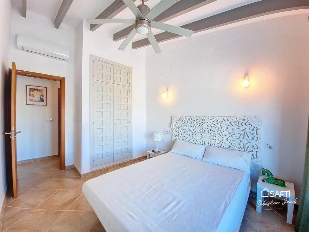 5 soveværelse Villa til salg i Pego med swimmingpool - € 895.000 (Ref: 9173539)