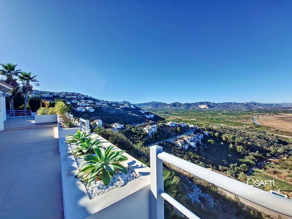 5 soveværelse Villa til salg i Pego med swimmingpool - € 895.000 (Ref: 9173539)