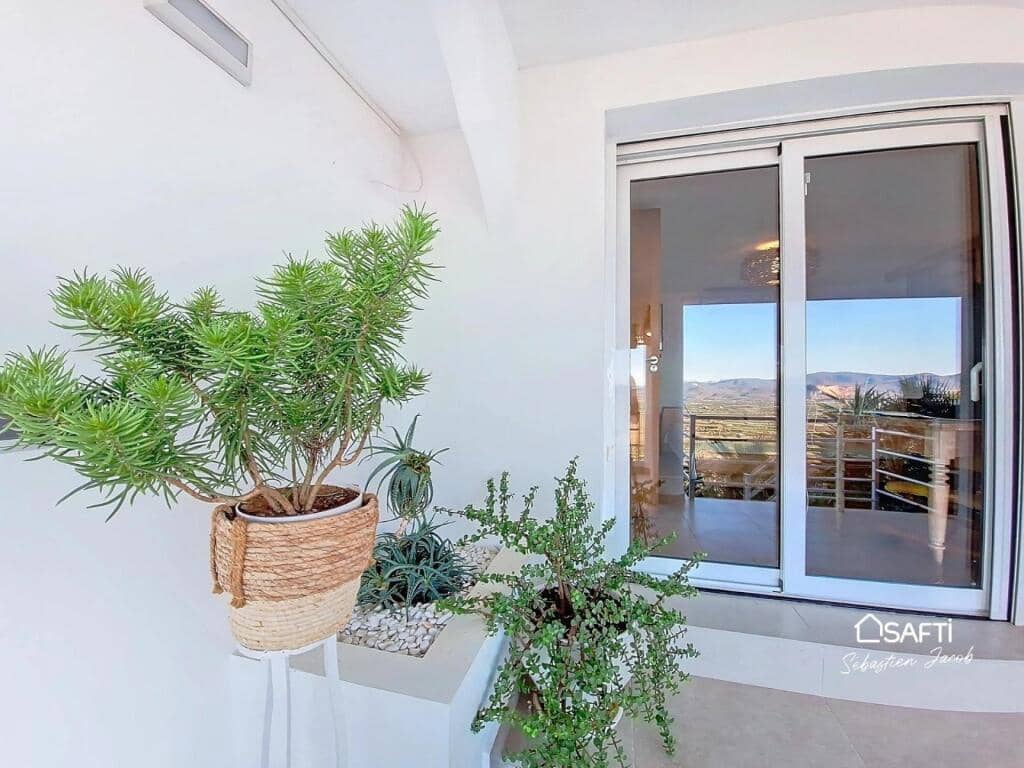 5 soveværelse Villa til salg i Pego med swimmingpool - € 895.000 (Ref: 9173539)