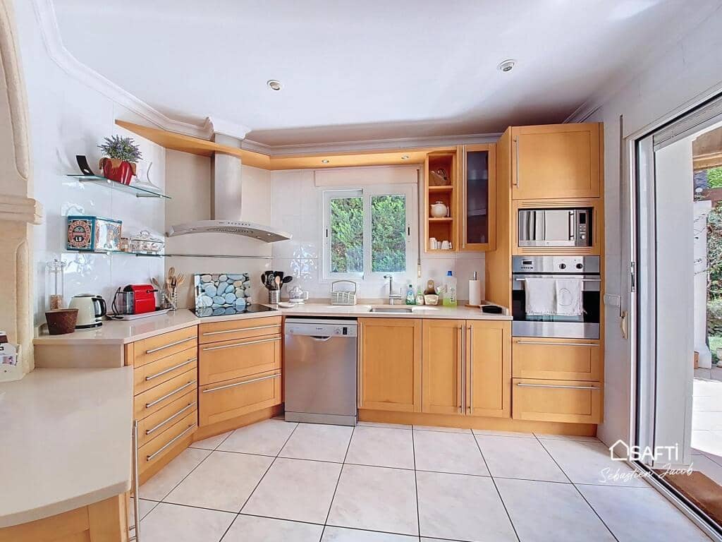 5 soverom Villa til salgs i Pedreguer med svømmebasseng garasje - € 960 000 (Ref: 9173540)