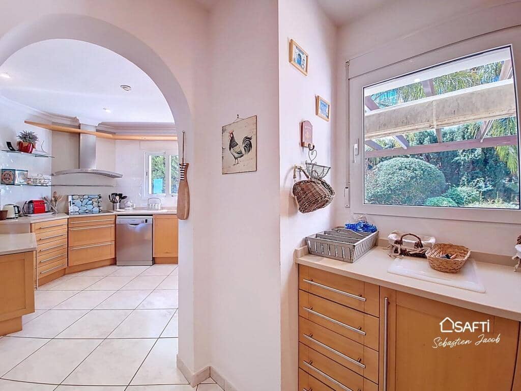 5 soverom Villa til salgs i Pedreguer med svømmebasseng garasje - € 960 000 (Ref: 9173540)