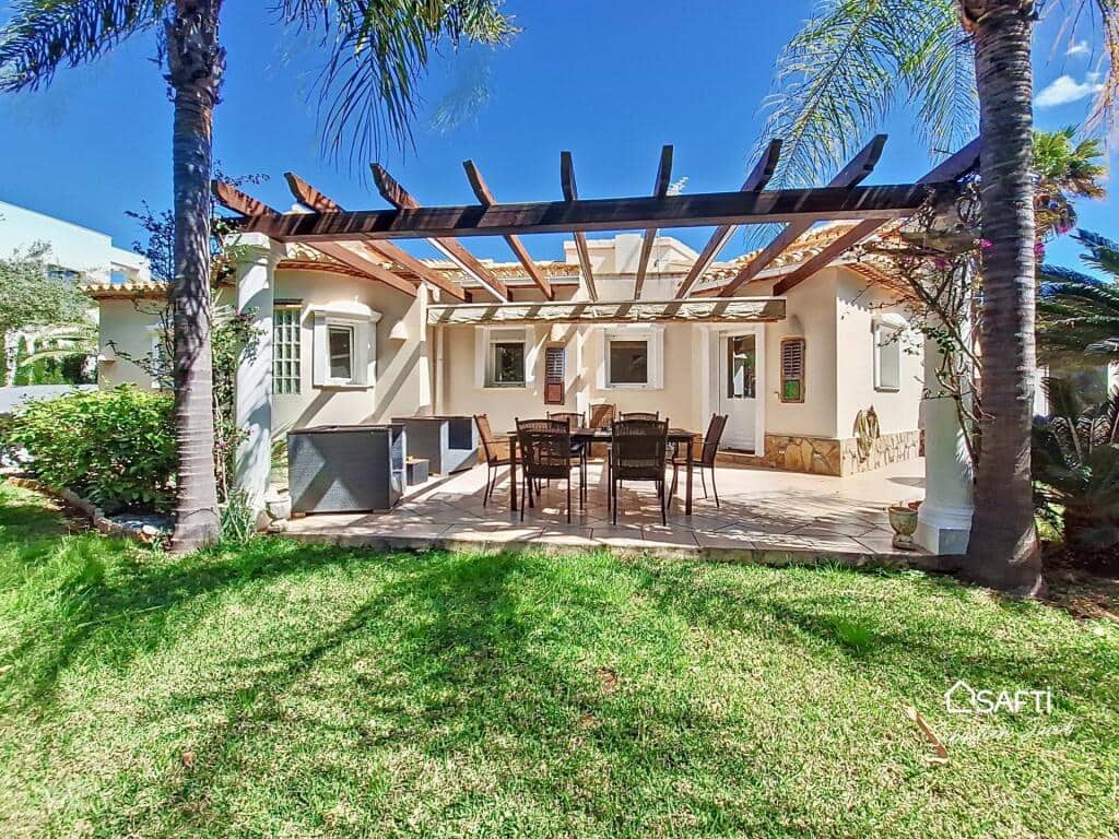 5 soverom Villa til salgs i Pedreguer med svømmebasseng garasje - € 960 000 (Ref: 9173540)