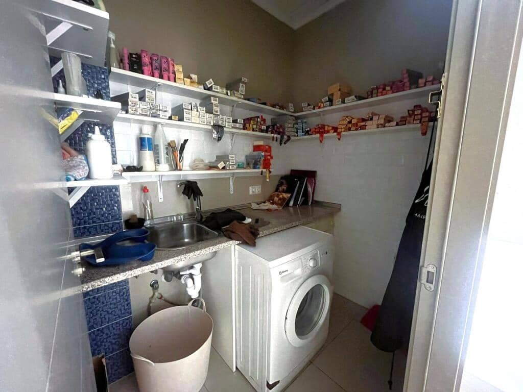 Erhverv til salg i Almoradi - € 175.000 (Ref: 9173563)