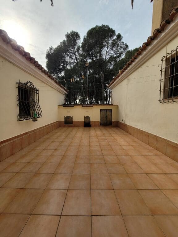 Grunde uden byggetilladelser til salg i Ontinyent - € 740.000 (Ref: 9173588)