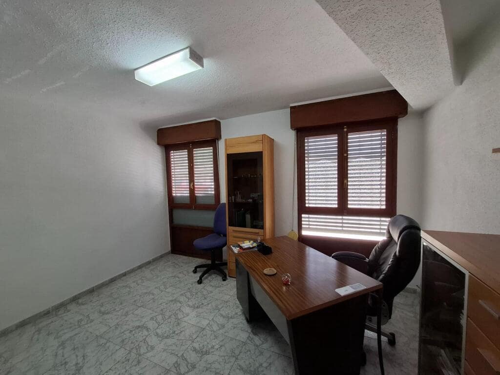 5 soveværelse Lejlighed til salg i Ontinyent - € 160.000 (Ref: 9173590)