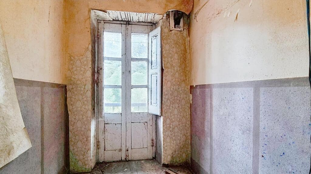 3 slaapkamer Villa te koop in Quiros - € 69.000 (Ref: 9173595)