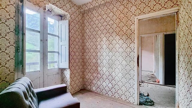 3 slaapkamer Villa te koop in Quirós - € 69.000 (Ref: 9173595)