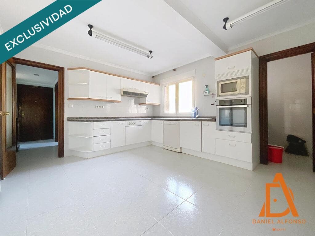 5 slaapkamer Appartement te koop in Gijon met garage - € 1.020.000 (Ref: 9173611)