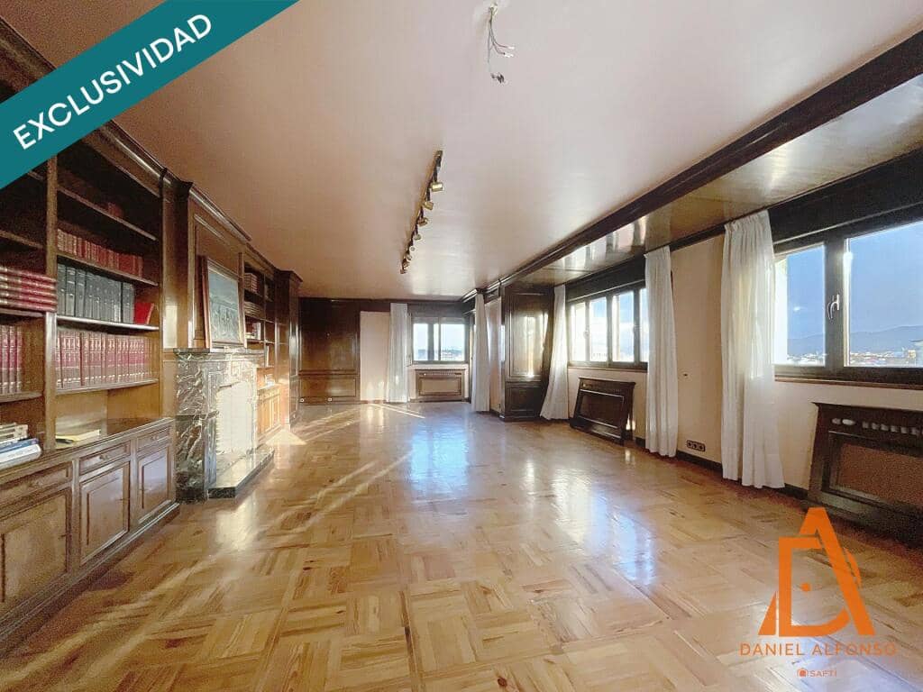 5 slaapkamer Appartement te koop in Gijon met garage - € 1.020.000 (Ref: 9173611)