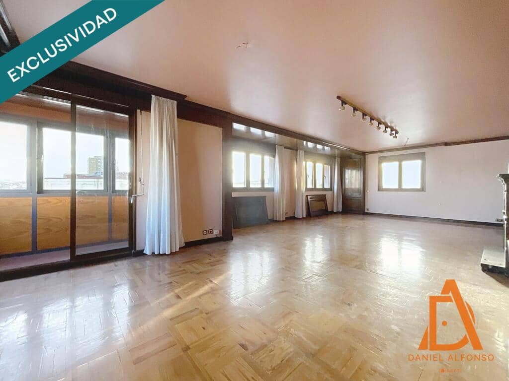 5 slaapkamer Appartement te koop in Gijon met garage - € 1.020.000 (Ref: 9173611)