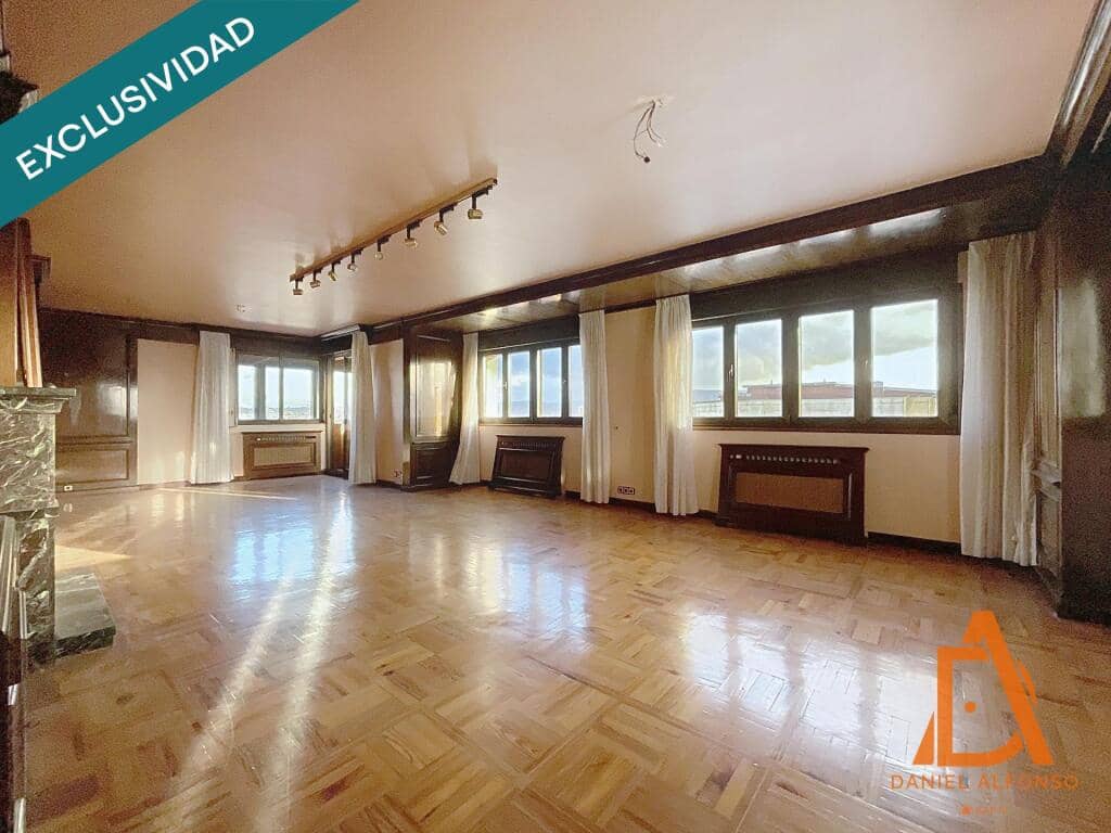 5 slaapkamer Appartement te koop in Gijon met garage - € 1.020.000 (Ref: 9173611)