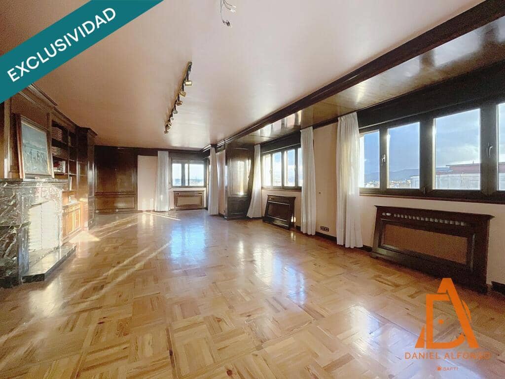 5 slaapkamer Appartement te koop in Gijon met garage - € 1.020.000 (Ref: 9173611)