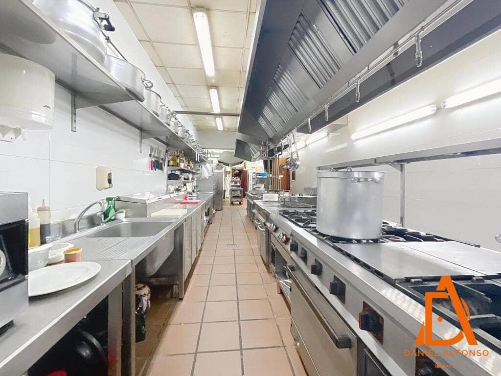 Erhverv til salg i Aviles - € 1.421.000 (Ref: 9173620)