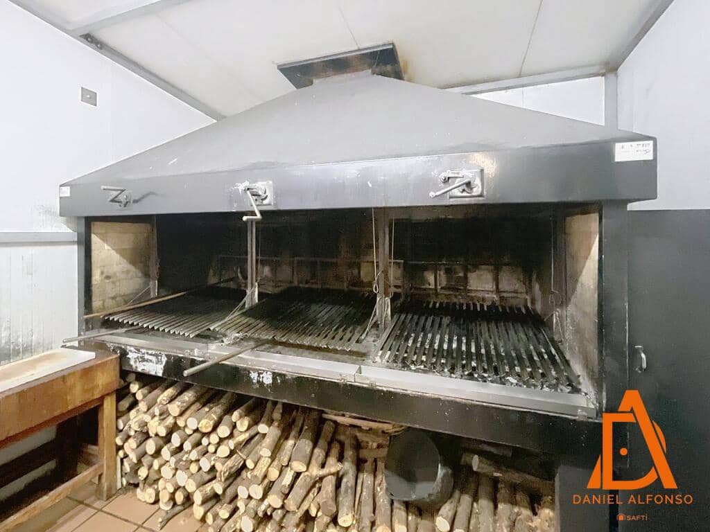 Erhverv til salg i Aviles - € 1.421.000 (Ref: 9173620)