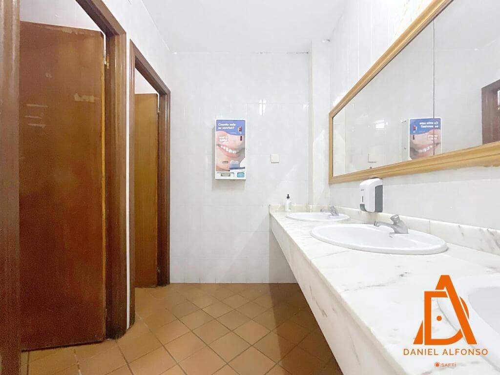 Erhverv til salg i Aviles - € 1.421.000 (Ref: 9173620)