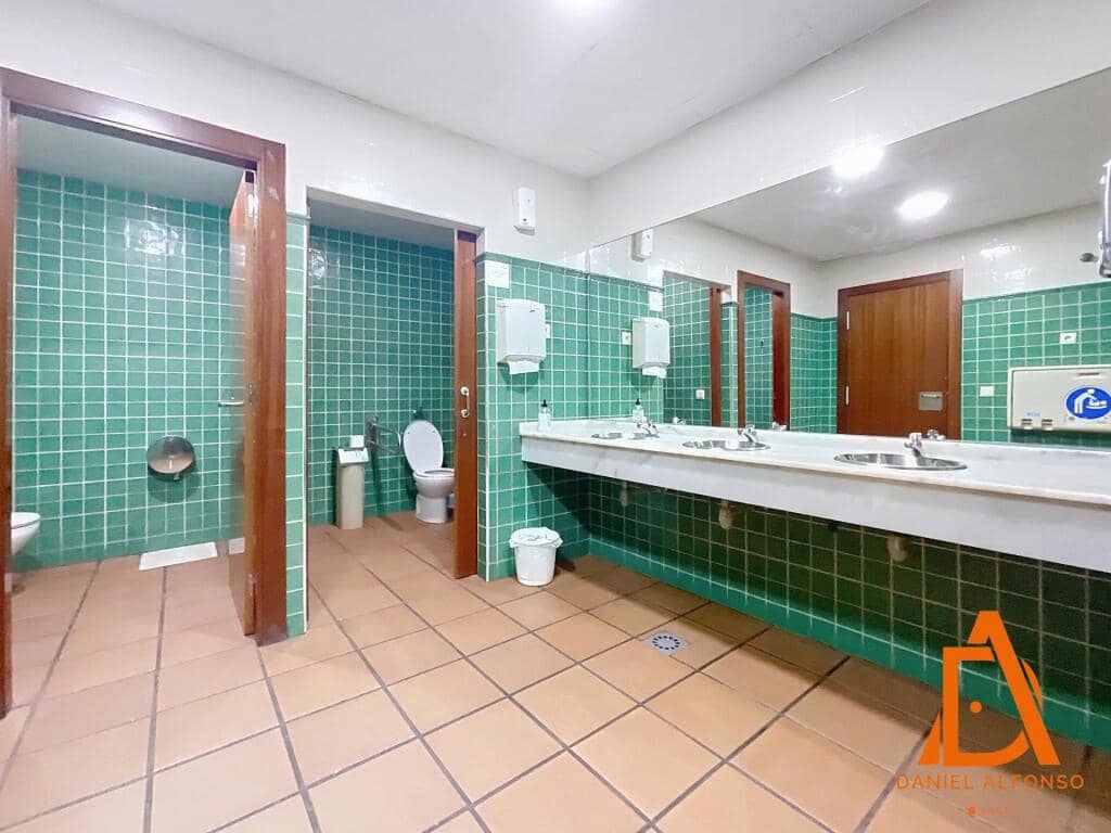 Erhverv til salg i Aviles - € 1.421.000 (Ref: 9173620)