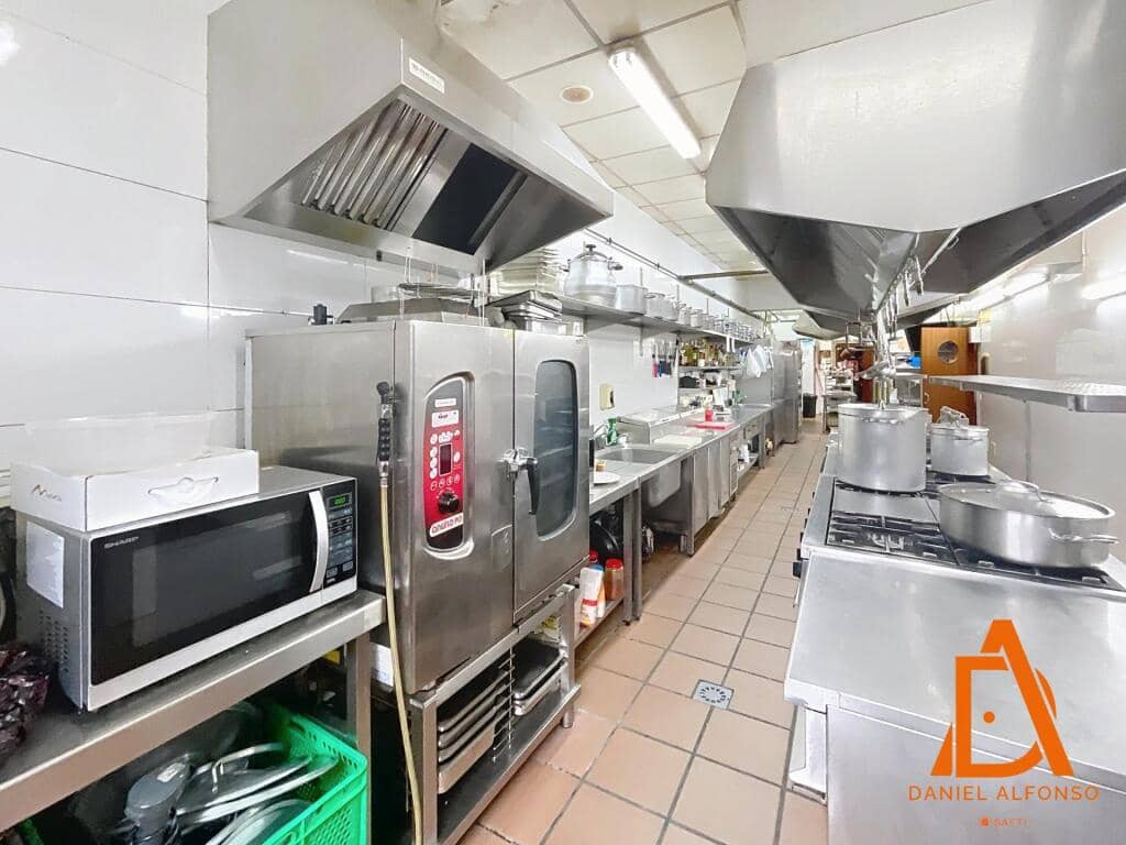 Erhverv til salg i Aviles - € 1.421.000 (Ref: 9173620)