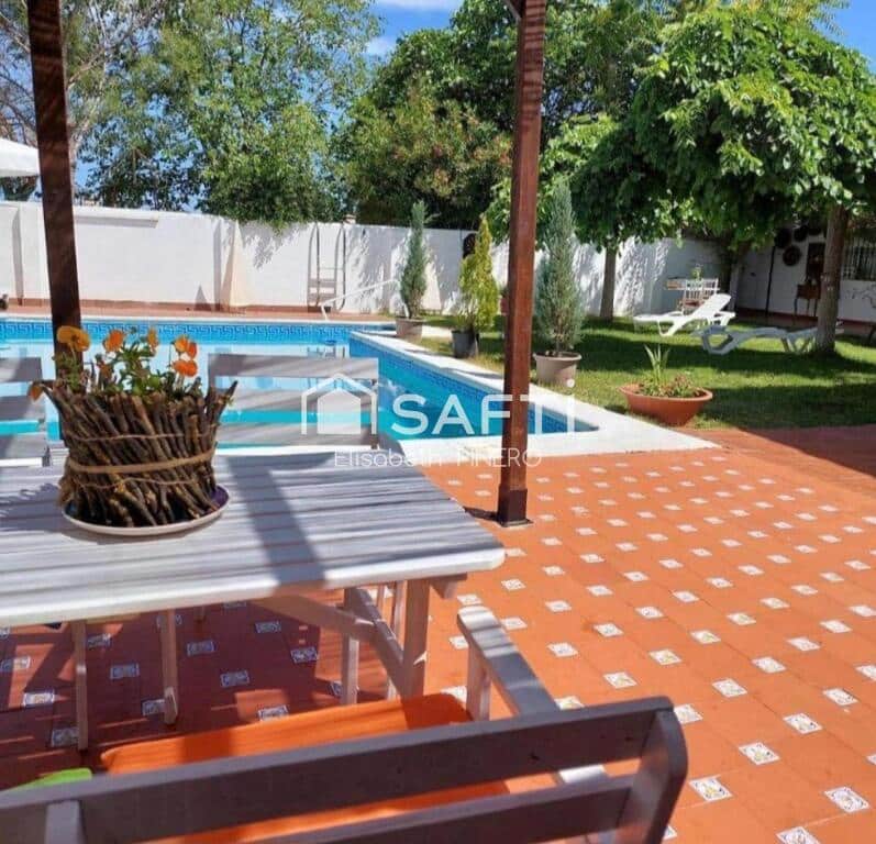 3 soveværelse Villa til salg i Barbano med swimmingpool garage - € 323.000 (Ref: 9173639)