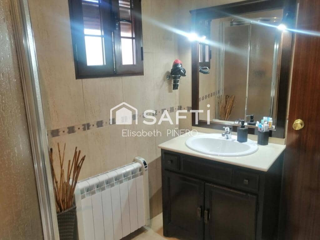 3 soveværelse Villa til salg i Puebla de la Calzada med garage - € 118.000 (Ref: 9173640)