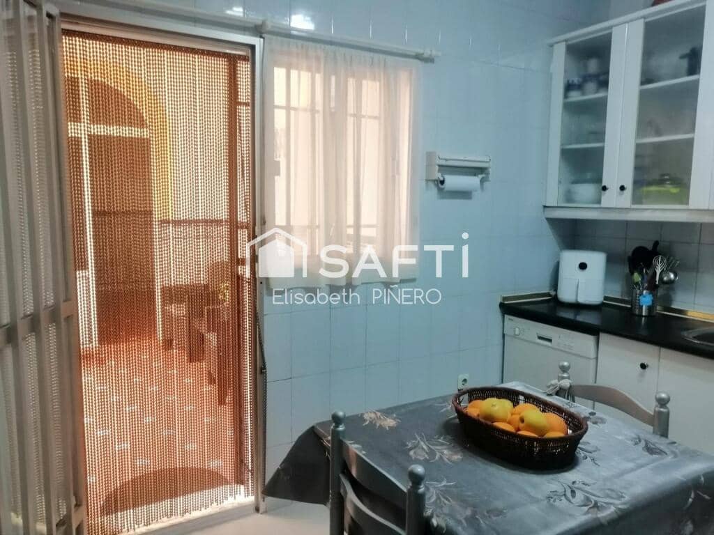 3 soveværelse Villa til salg i Puebla de la Calzada med garage - € 118.000 (Ref: 9173640)