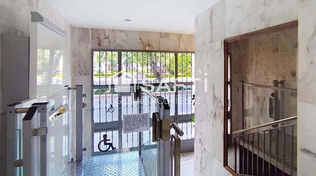 4 slaapkamer Appartement te koop in Casco Antiguo, Badajoz stad - € 255.000 (Ref: 9173664)