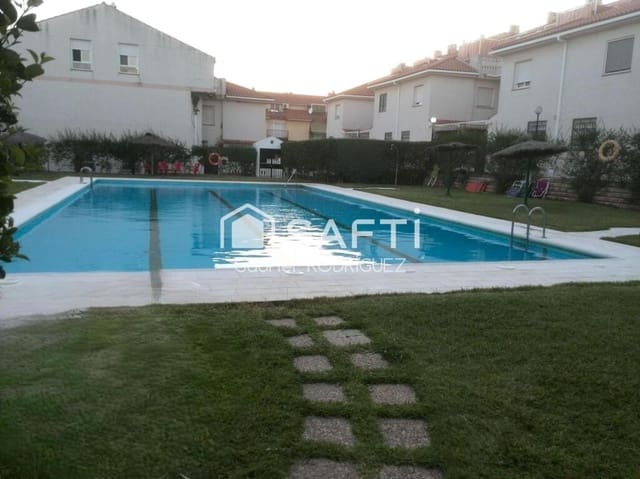 3 soveværelse Villa til salg i Avenida Elvas, Badajoz by med swimmingpool - € 356.000 (Ref: 9173665)
