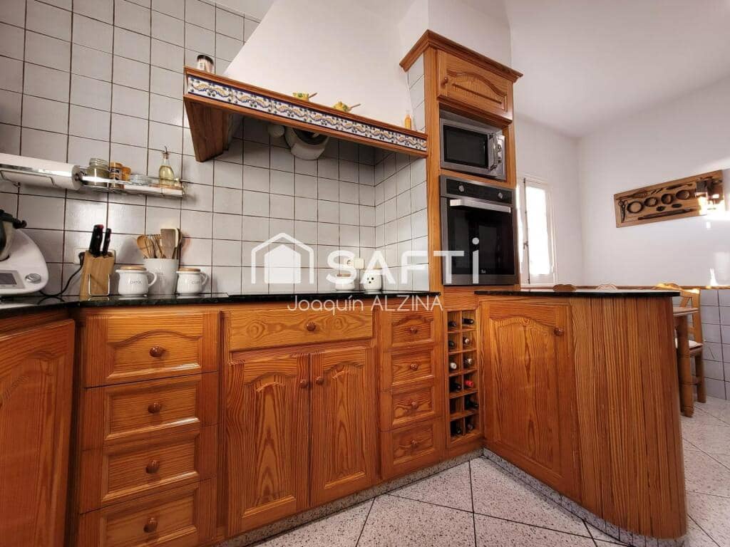 3 soverom Villa til salgs i Ciutadella de Menorca med svømmebasseng garasje - € 840 000 (Ref: 9173672)