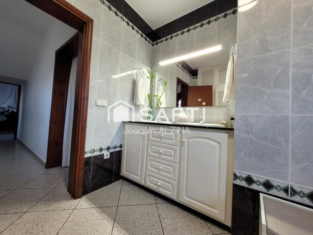 3 soverom Villa til salgs i Ciutadella de Menorca med svømmebasseng garasje - € 840 000 (Ref: 9173672)