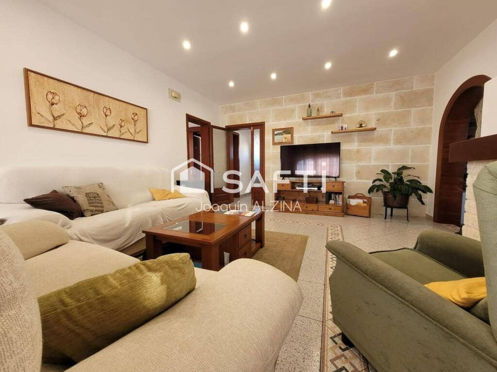3 soverom Villa til salgs i Ciutadella de Menorca med svømmebasseng garasje - € 840 000 (Ref: 9173672)