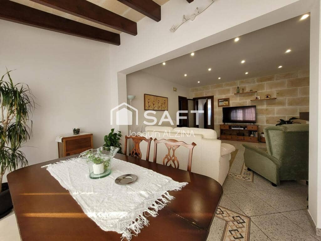 3 soverom Villa til salgs i Ciutadella de Menorca med svømmebasseng garasje - € 840 000 (Ref: 9173672)