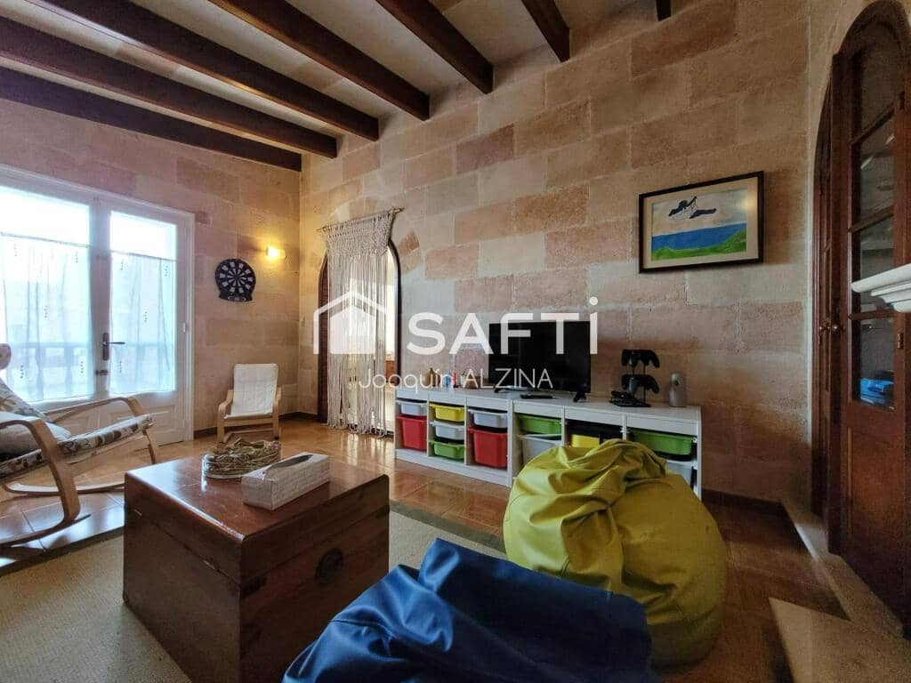 3 soverom Villa til salgs i Ciutadella de Menorca med svømmebasseng garasje - € 840 000 (Ref: 9173672)