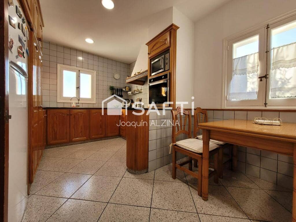 3 soverom Villa til salgs i Ciutadella de Menorca med svømmebasseng garasje - € 840 000 (Ref: 9173672)