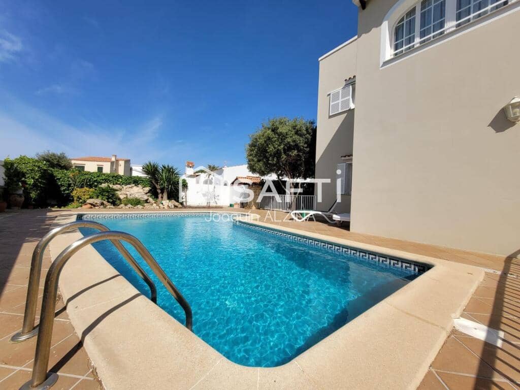 3 soverom Villa til salgs i Ciutadella de Menorca med svømmebasseng garasje - € 840 000 (Ref: 9173672)