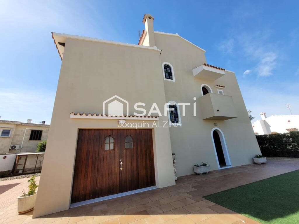 3 soverom Villa til salgs i Ciutadella de Menorca med svømmebasseng garasje - € 840 000 (Ref: 9173672)