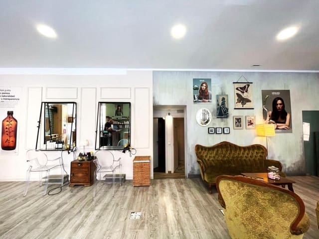 Erhverv til salg i Plaça dels Patins, Palma de Mallorca - € 40.000 (Ref: 9173701)